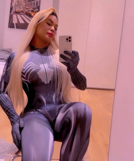 Laysa Hickmann beautiful pornstar image