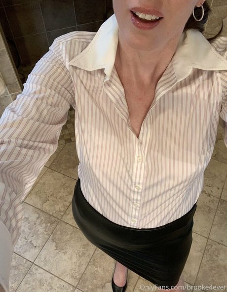 bustybrooke1 pornstar hd image