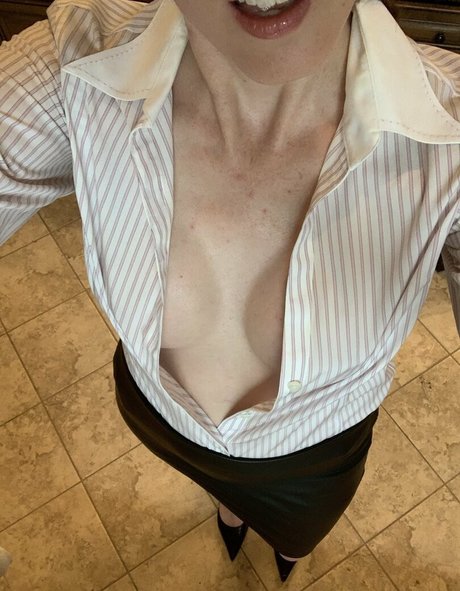 bustybrooke1 model perfect pic