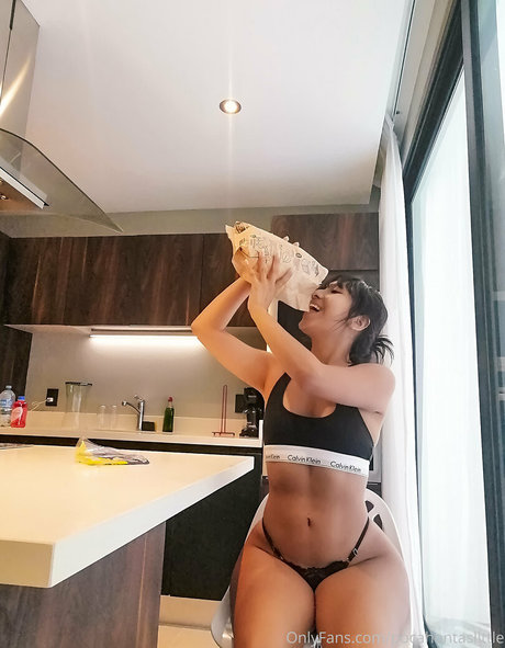 pocahontaslittle nudes model picture