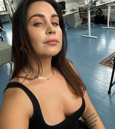 Anna Abreu star perfect image