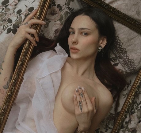 Kit Lilith beautiful pornstar img