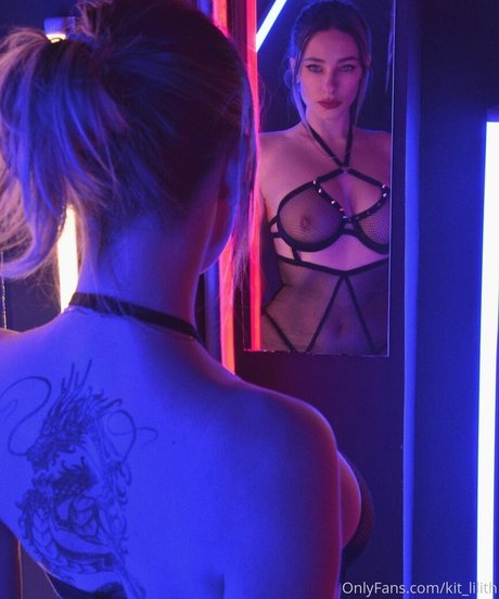 Kit Lilith star sex picture