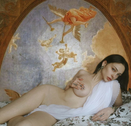 Kit Lilith star exclusive gallery