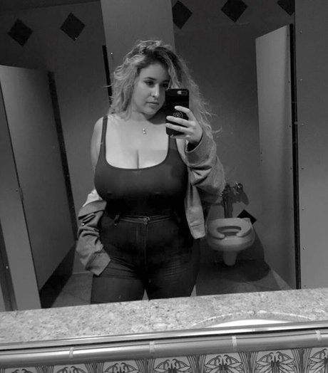 Lo Sangstaaa pornographic model archive