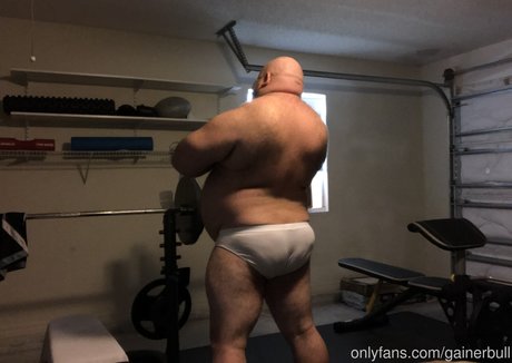 gainerbull nudes model images