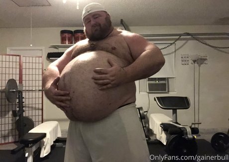 gainerbull nude model photo