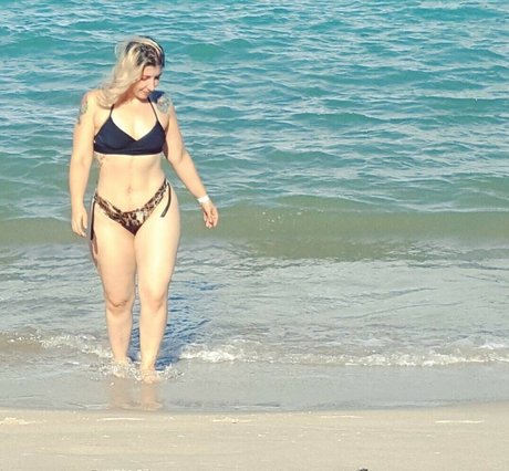 CriptoGirl perfect model photo