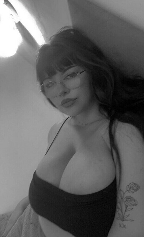 ladle tsunade model perfect pics