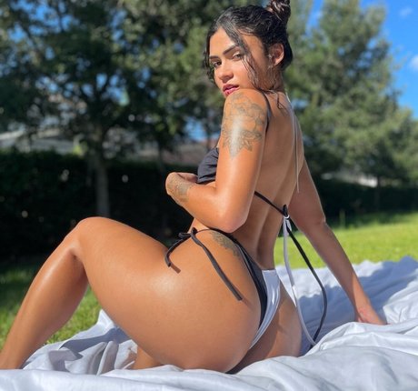 Ahlaninha model exclusive gallery