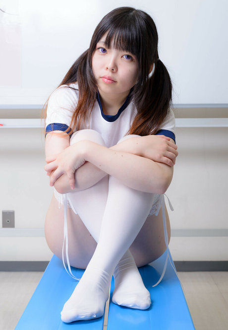 Koronsui model naked pic