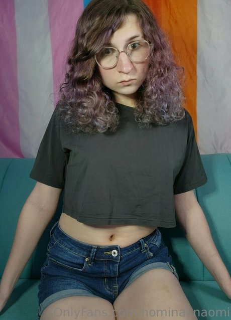 nominal naomi art star photo