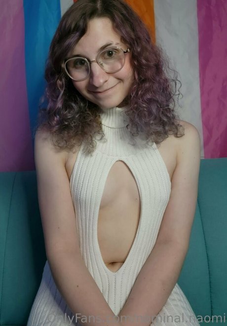 nominal naomi hot model pictures