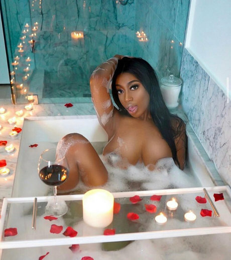 muvamoore nude pornstar images