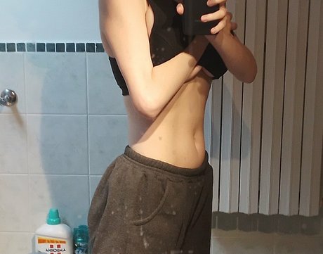 dvlskull model sexy pic