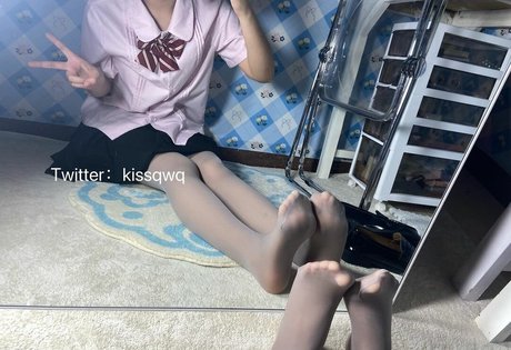 KissQwQ pornstar adult pics