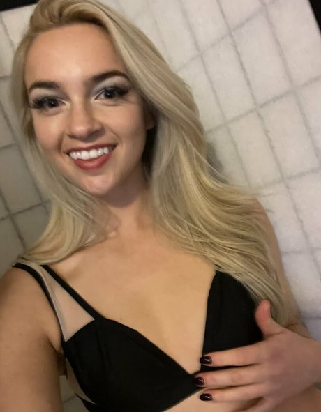 Mandy Marx nude star pics