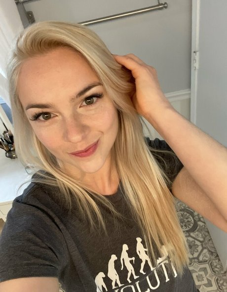 Mandy Marx model nudes picture