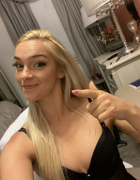 Mandy Marx model pretty pictures