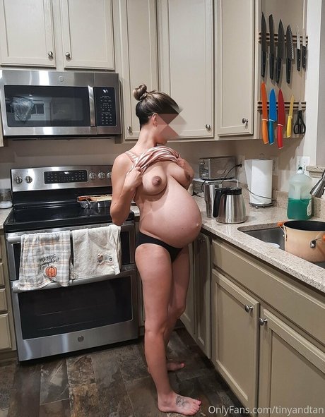 tinyandtan xxx model galleries