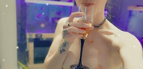 daddyzlittlesecret model pornographic images