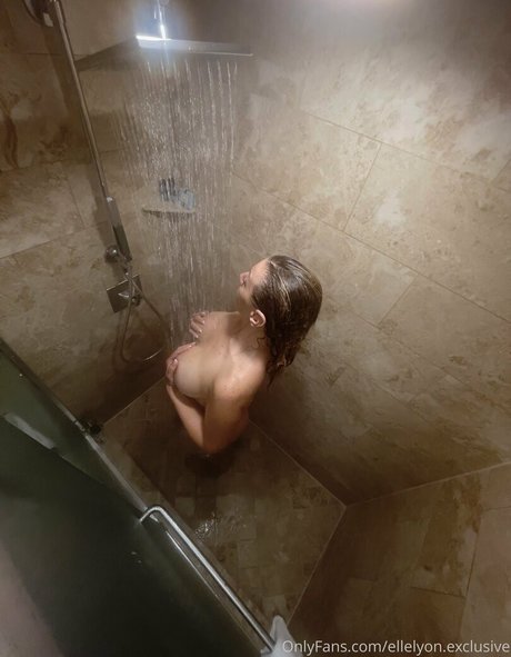 ellelyon exclusive adult model photos