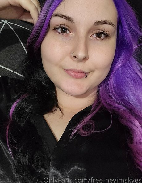 free heyimskyes star hot photo