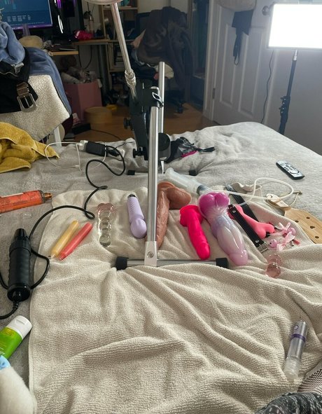 mymelodyirl free naked actress picture