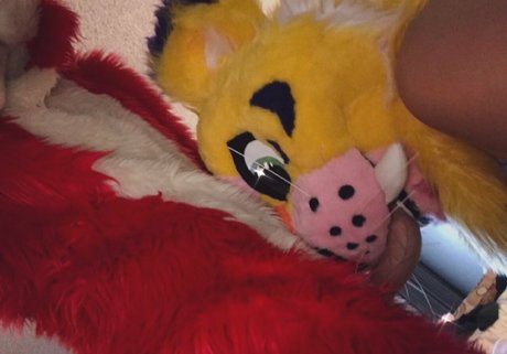 slipperyshine pornstar adult image