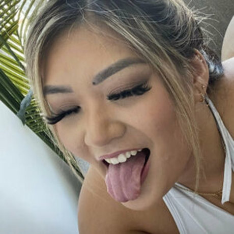Audrey Trinh pornstar nude img