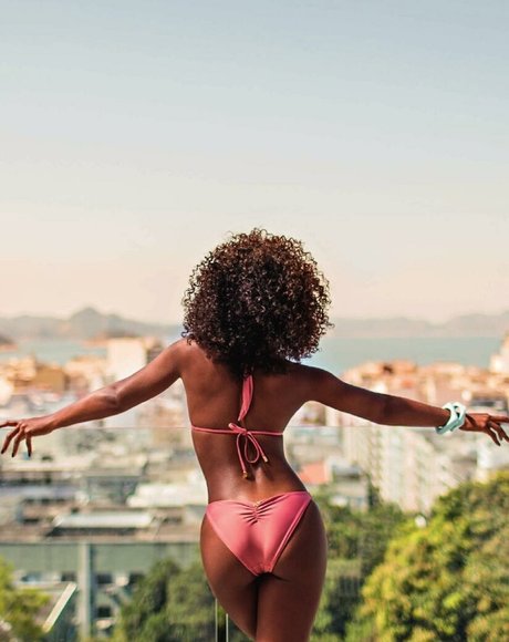 Erika Januza hot star image