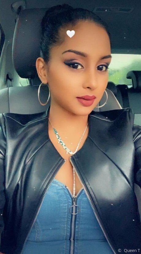 thequeentrish erotic star photos