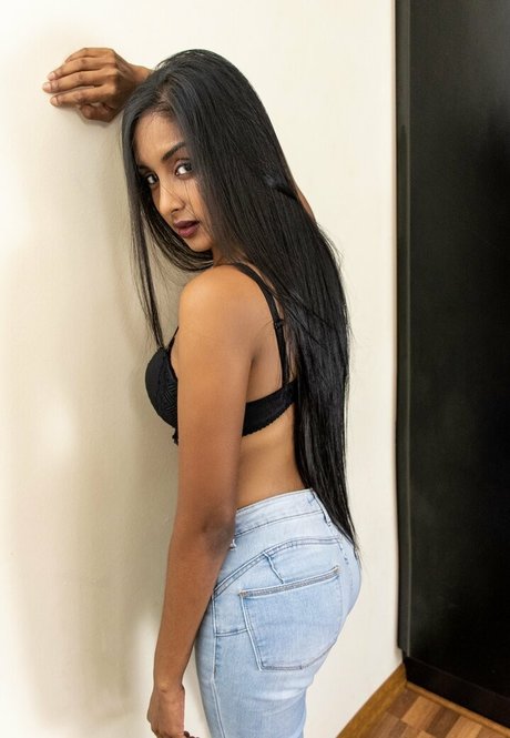 thequeentrish star exclusive image