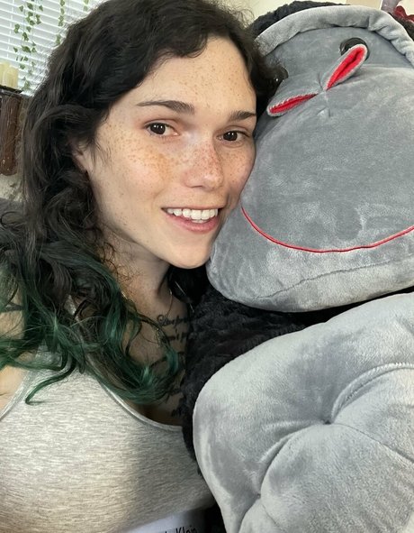 eeveebeevip art actress photo