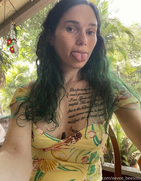 eeveebeevip model beautiful picture