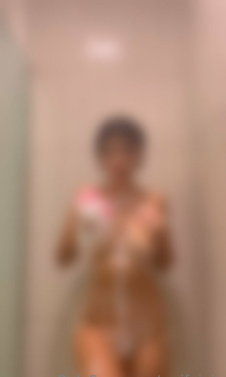 waifujuju star erotic pic