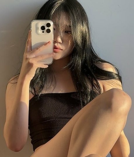 arikills xxx actress photos