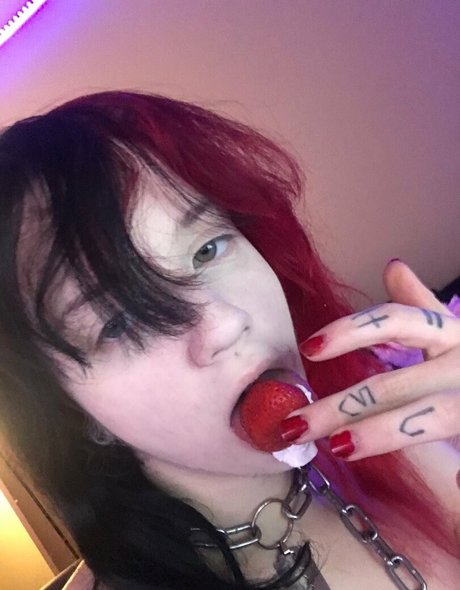 strawberryswitch pornstar naked pic