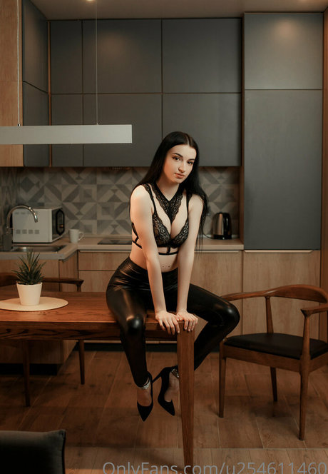 rideondildo pretty actress pictures