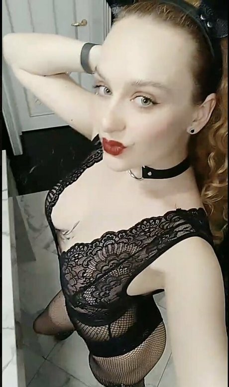 lynabond adult model picture