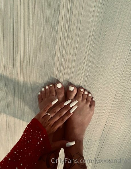 luxxxandraa star nude pics