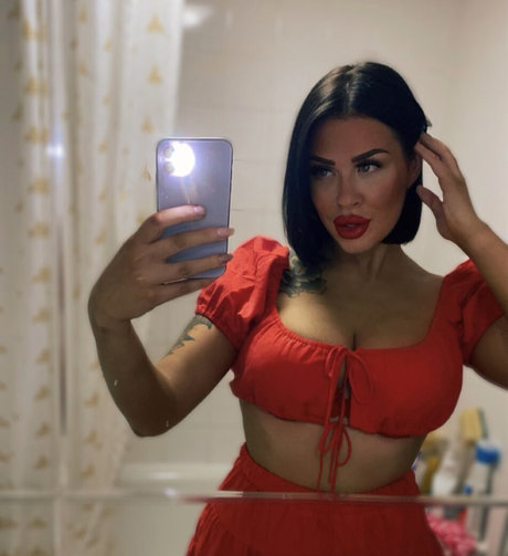 Courtney Luck free star galleries