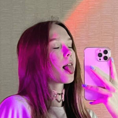 saucensta xxx actress pic