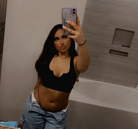 therealmeghnaa nude star img