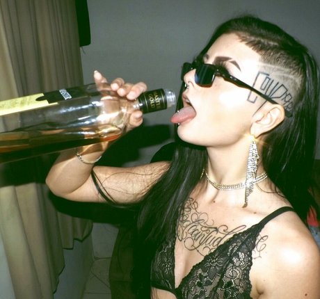 Nadyvargaspxt model sex photo