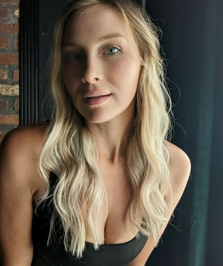 Mallory Moore exclusive pornstar images