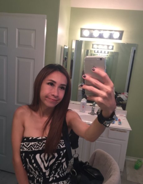 Transnickyx porn actress gallery