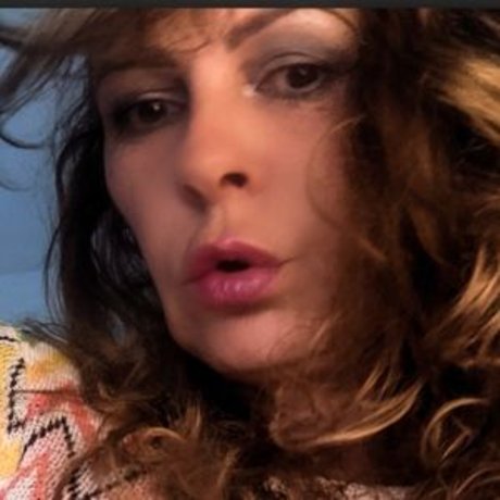 Donna Ewin star exclusive photo