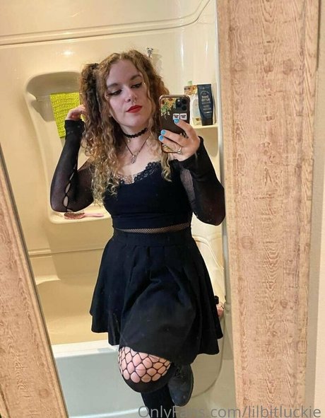 lilbitluckie adult star image