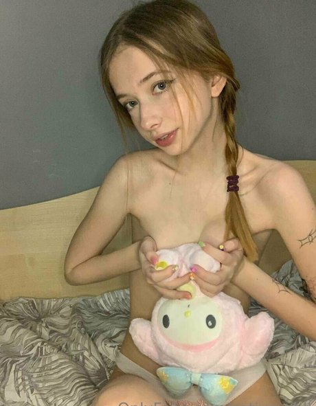 sativa still nude model pictures